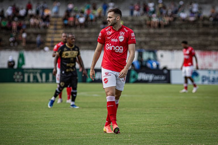 João Batista Souza sobre Vila Nova: “Com esse futebol, não vai ganhar o título”