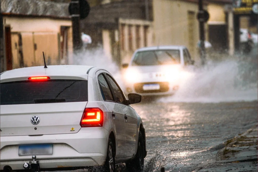 Inmet emite alerta para tempestades em várias cidades de Goiás nesta sexta-feira (14)