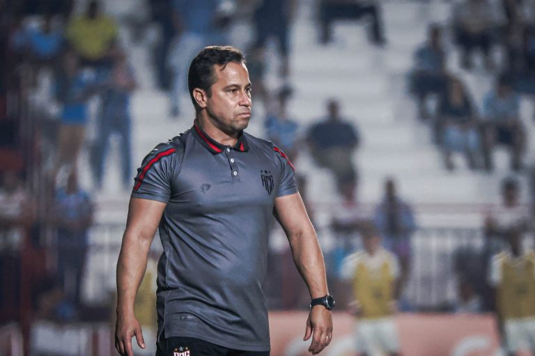 Cacau acredita em permanência de Anderson Gomes no Dragão até o fim do Goianão