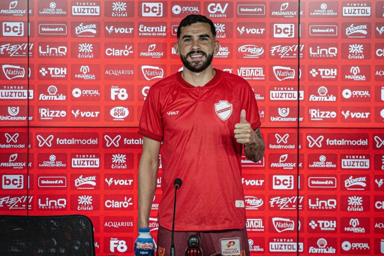 Comentaristas discutem se Vila deve pagar multa para ter volante em decisão do Goianão