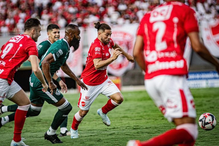 Comentaristas discutem favoritismo em possível dérbi na semifinal do Goianão