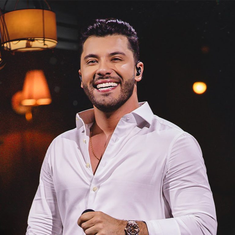 Cantor apresenta projeto 'Ao Vivão'