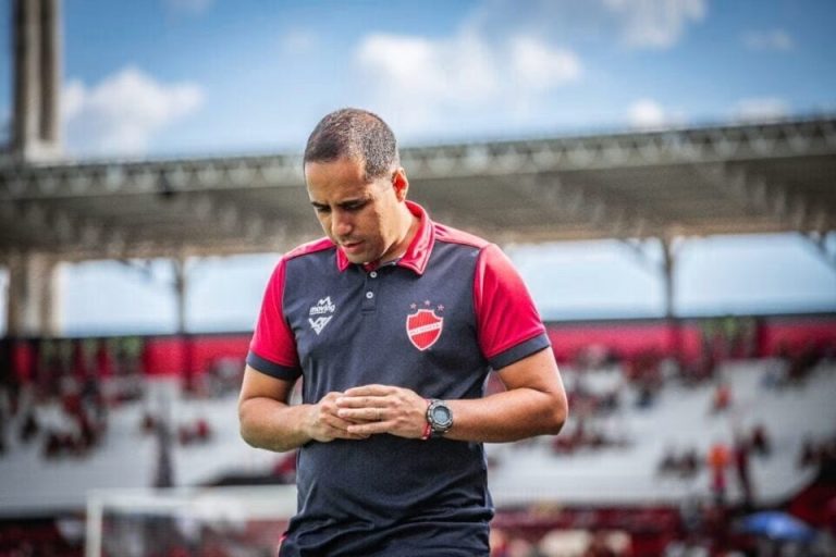 Hugo Jorge Bravo sobre arbitragem: “ninguém foi mais beneficiado do que o adversário”