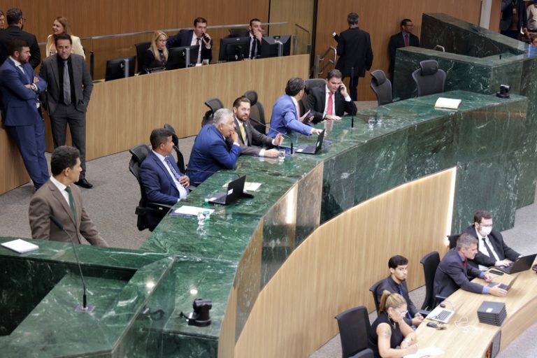 Plenário recebe PEC que cria fundo vinculado à Economia