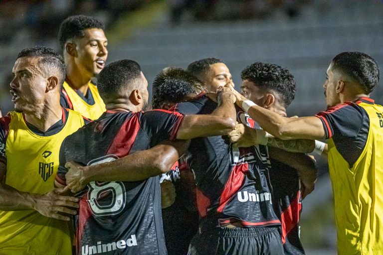 O Atlético Goianiense tem o melhor elenco do futebol goiano?