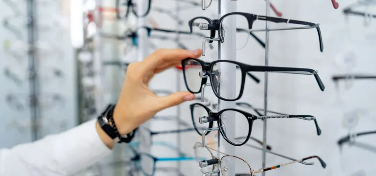 Goiás adota nova legislação para regulamentar a venda de óculos de grau