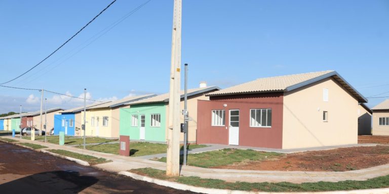 Governo de Goiás seleciona novas famílias para casas a custo zero em 15 municípios