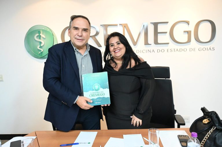 Prefeito Sandro Mabel se reúne com Cremego e define treinamento para diretores de unidades de saúde