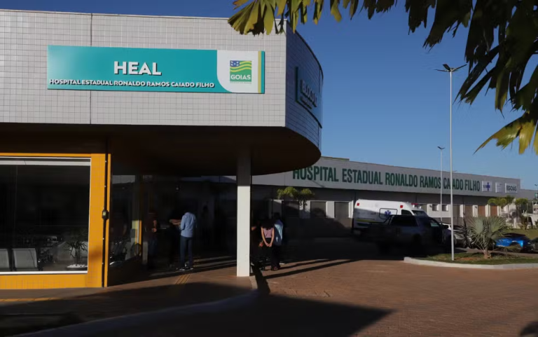 Corpos de bebês são trocados ao serem liberados para famílias, diz hospital