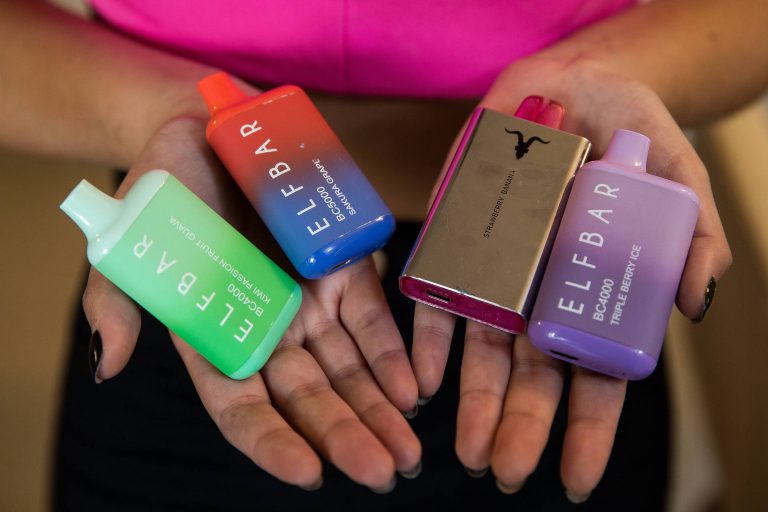 Bombeiros alertam para perigos do tabagismo na campanha Maio Vermelho