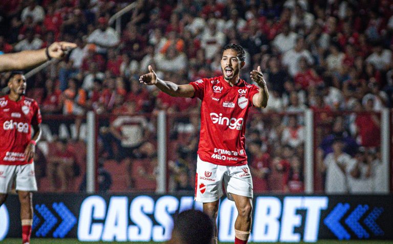 Nilton César não amarela: comentarista topa a aposta de Bento Saêta