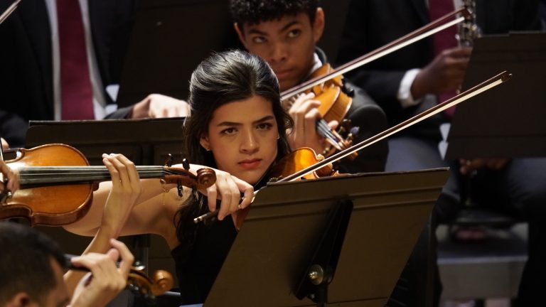 Orquestra Sinfônica Jovem de Goiás apresenta Concerto Mosaico em homenagem às mães