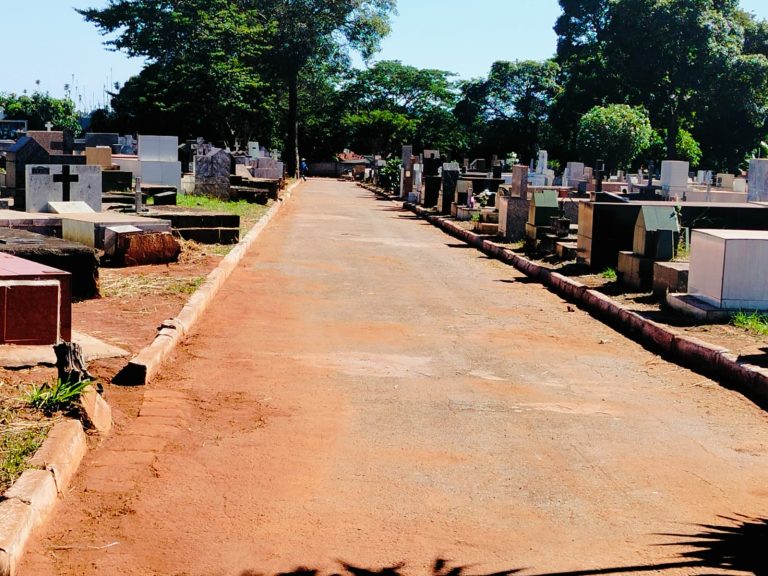Comurg conclui limpeza e manutenção nos cemitérios municipais