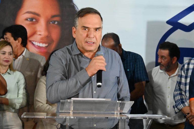 "Vamos iluminar Goiânia inteira", diz Mabel ao inaugurar 2ª etapa do programa na Região Noroeste