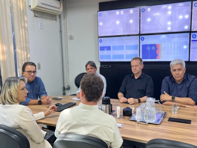 Amma apresenta proposta de sistema de microdrenagem para terminais de ônibus em reunião com a CMTC