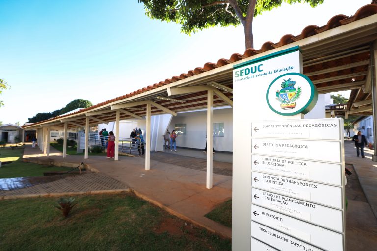 Caiado inaugura Palácio da Educação, primeira sede própria da Seduc