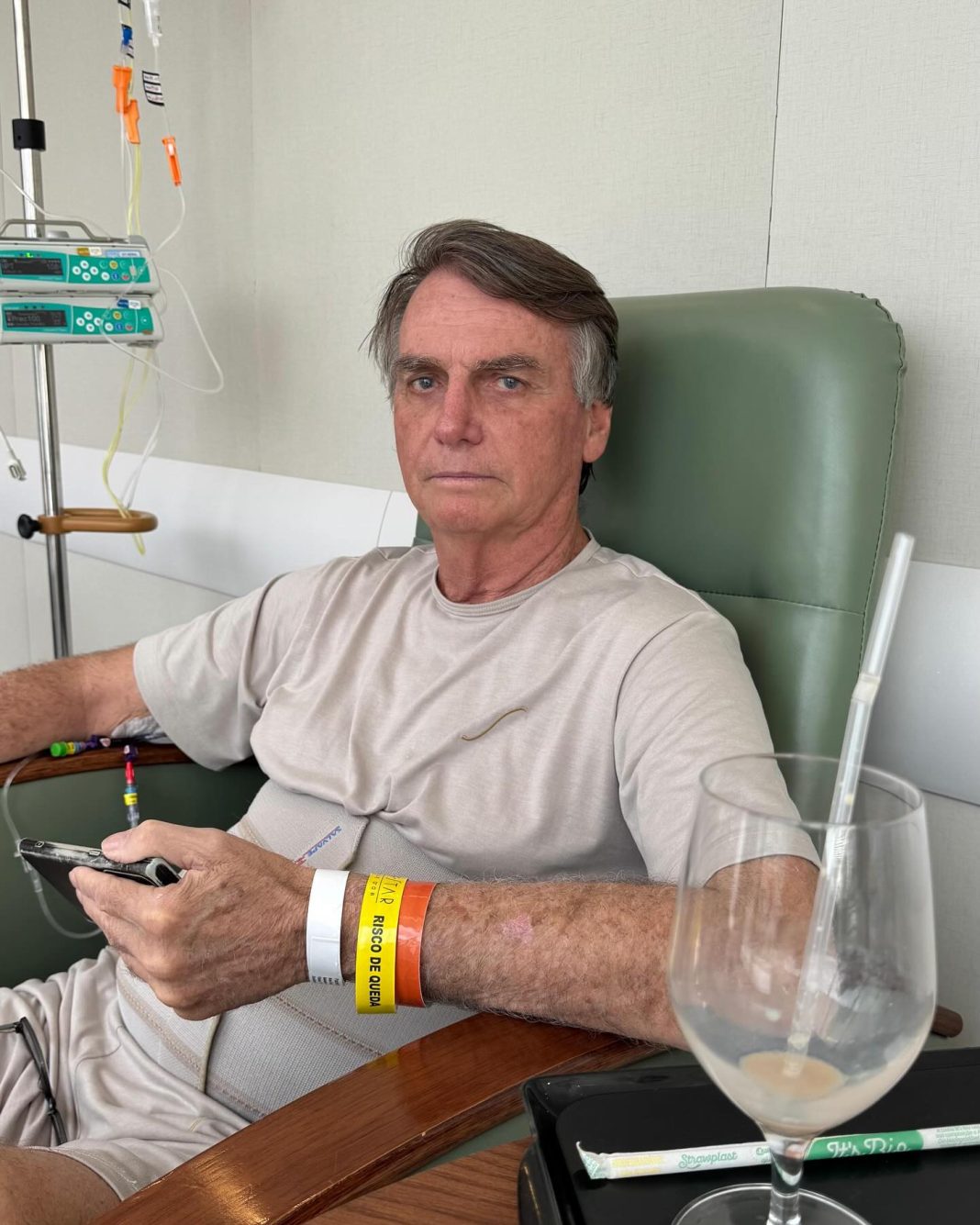 Bolsonaro recebe alta hospitalar, mas é orientado por médicos a não participar de ato pela anistia