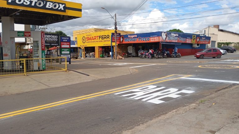 SMTA reforça sinalização de trânsito nas ruas da cidade e garante mais segurança aos condutores