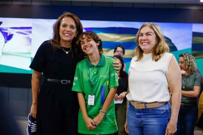 Gracinha Caiado anuncia aumento de até 200% no repasse da merenda escolar em Goiás