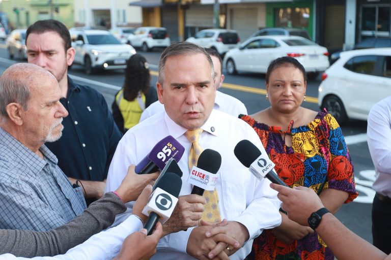 Mabel entrega Corredor da Avenida 24 de Outubro e projeta "cidade inteiramente sincronizada"
