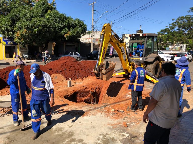 Prefeitura de Goiânia recupera rede de drenagem que comprometeu asfalto na região da Rua 44