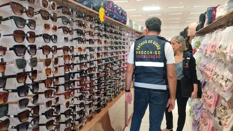 Procon Goiás apreende cerca de 1100 óculos sem indicação de origem ou fabricação