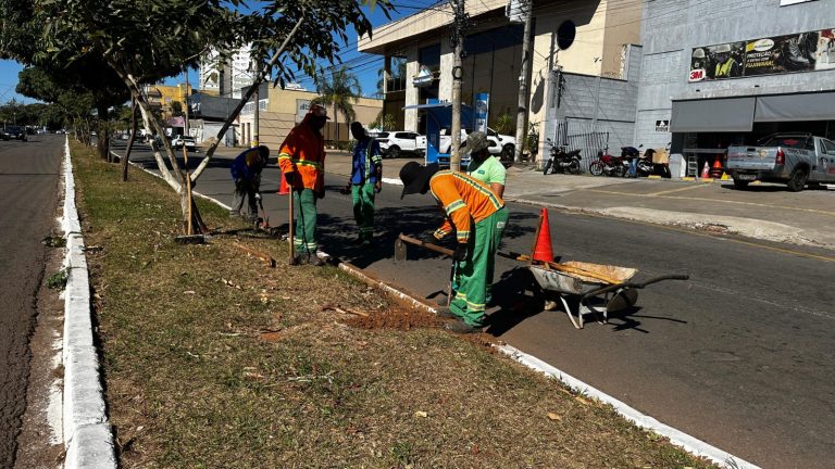 Comurg inicia trabalho de alinhamento e recuperação de meios-fios em Goiânia