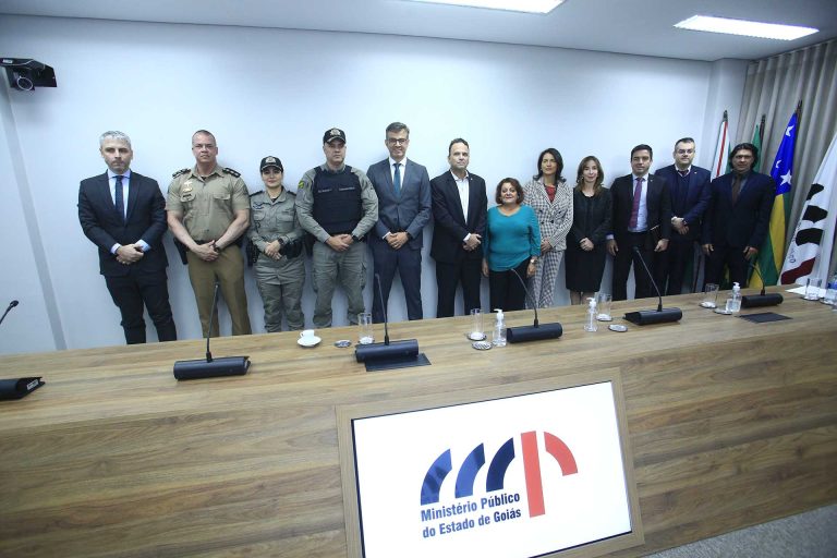 MPGO e Estado assinam acordo para adequação da atuação das Associações de Pais, Mestres e Funcionários nos colégios militares