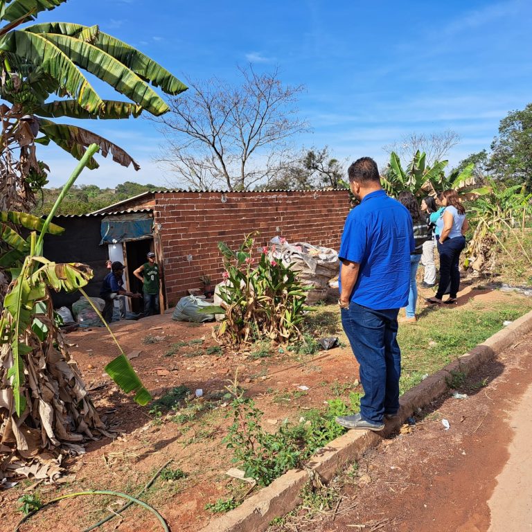 Prefeitura de Goiânia realiza atendimento social às famílias em área de risco no Real Conquista
