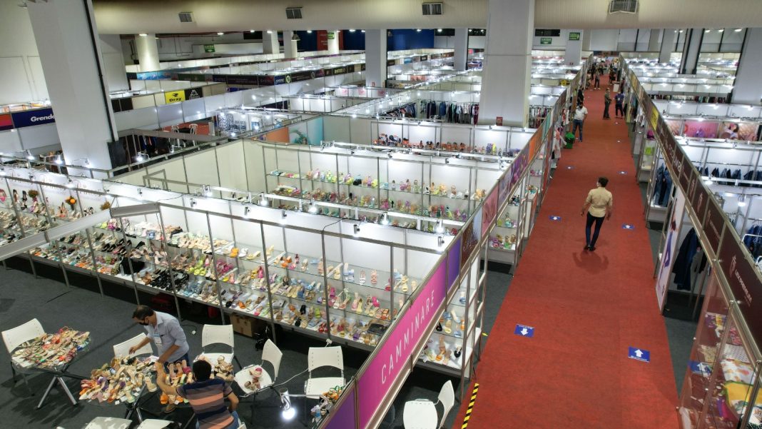 Goiás bate recorde histórico de ocupação e alcança menor desemprego em 12 anos
