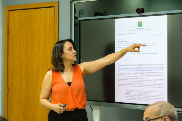 Em Goiás, vacinação contra Influenza volta a ser exclusiva para grupos prioritários a partir de 1º de setembro