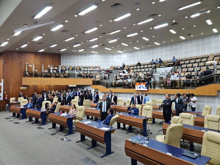 Câmara aprova em primeira votação projeto que revoga taxa do lixo em Goiânia