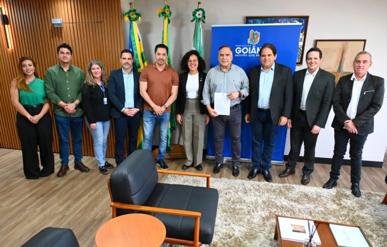 Prefeito Sandro Mabel firma parceria com Sesc e Governo de Goiás para fortalecer eventos culturais no Centro de Goiânia