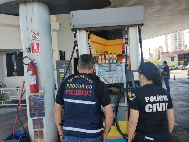 PCGO e Procon flagram irregularidades em posto de combustíveis na região Central de Goiânia 