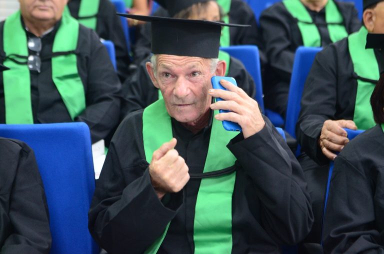 Goiás Social oferece 600 vagas em curso gratuito de inclusão digital para idosos 