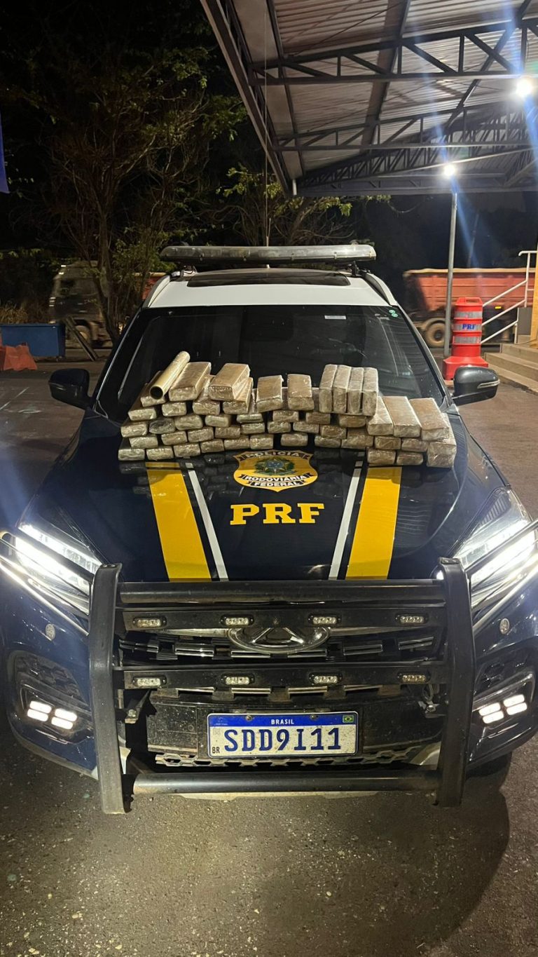 PRF apreende 52 kg de maconha em fiscalização no km 389 da BR-060, em Rio Verde
