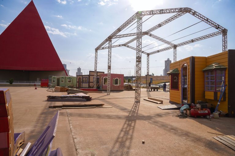 Goiás Social e OVG iniciam montagem do Natal do Bem 2025