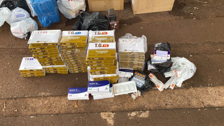 PRF apreende medicamentos para emagrecimento e eletrônicos na BR-153, em Itumbiara 