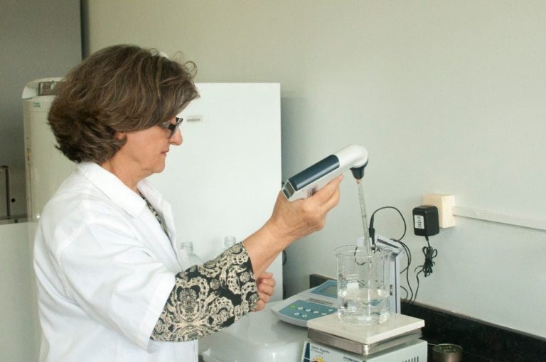 Ronaldo Caiado sanciona lei que moderniza governança da Fapeg e fortalece ciência em Goiás 