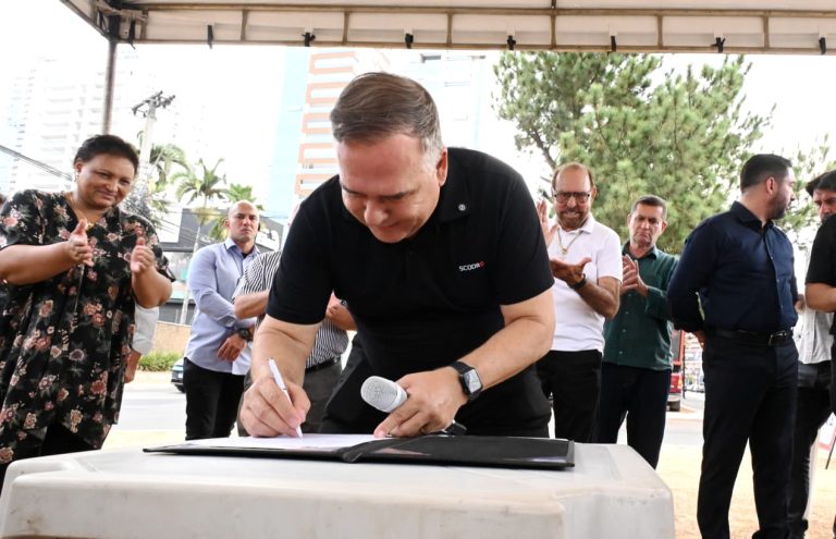 Prefeito Sandro Mabel autoriza recapeamento de vias nos setores Marista e Oeste