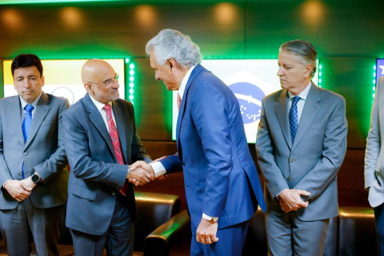 Ronaldo Caiado recebe embaixador da Índia e reforça parcerias estratégicas para Goiás 