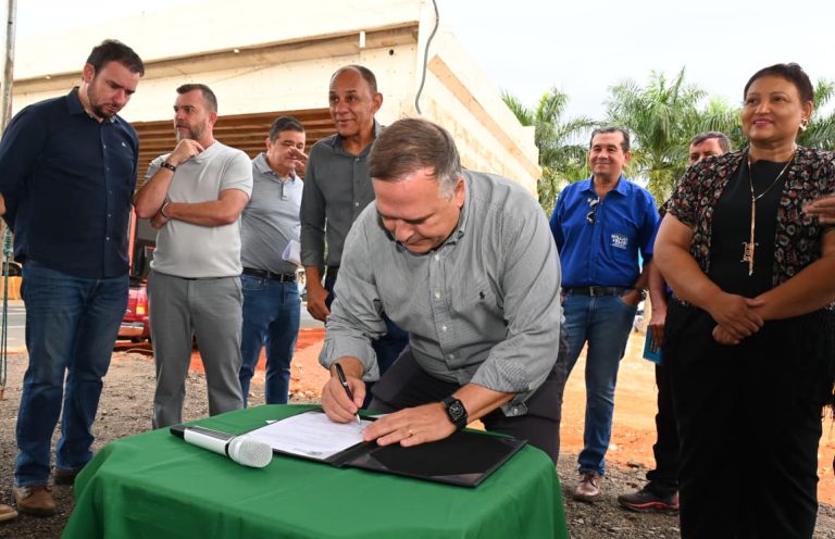 Prefeito Sandro Mabel autoriza retomada das obras do viaduto na Avenida Leste-Oeste 