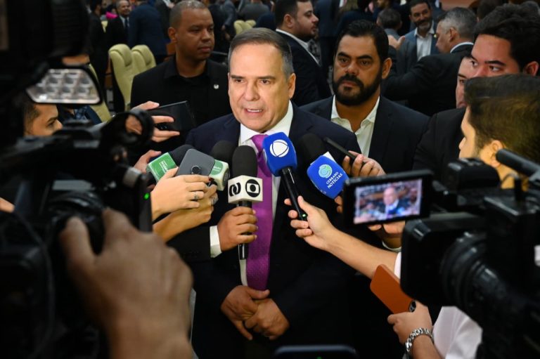 Prefeito Sandro Mabel apresenta balanço com superávit de R$ 700 milhões e anuncia retomada de serviços em Goiânia