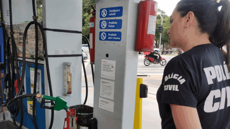 Polícia Civil e Procon Goiás realizam nova etapa da Operação Olho Vivo em posto de combustíveis de Goiânia