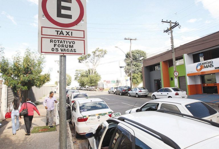Prefeitura de Goiânia abre seleção para vagas rotativas de táxis nos terminais 