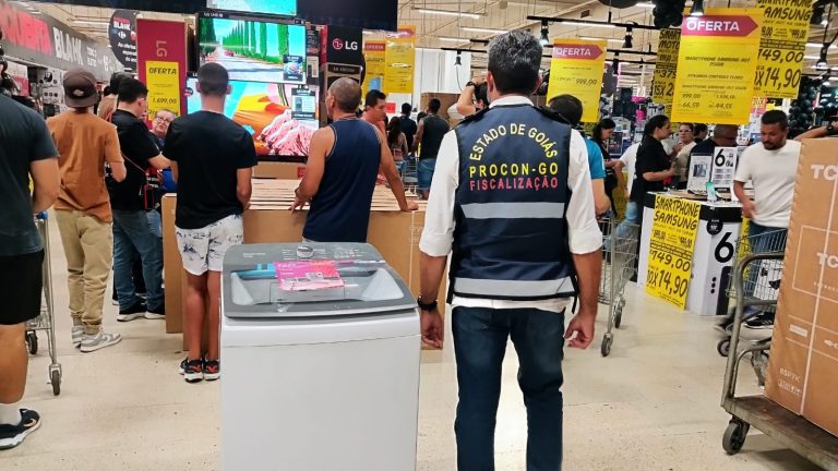 Fiscalização do Procon Goiás identifica irregularidades e multa 20 empresas na Black Friday 