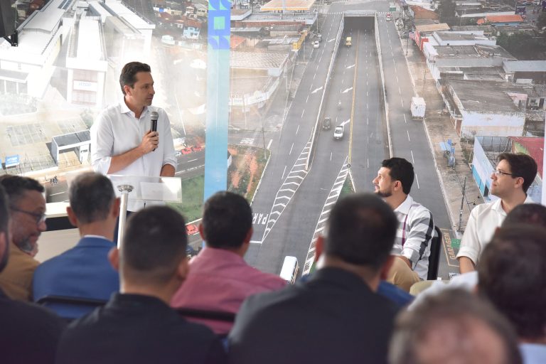 Prefeitura de Aparecida inicia força-tarefa para remover fios soltos e cabos irregulares 