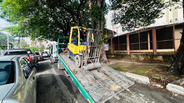 Prefeitura de Goiânia retém quatro empilhadeiras que circulavam irregularmente na região Sul da capital 
