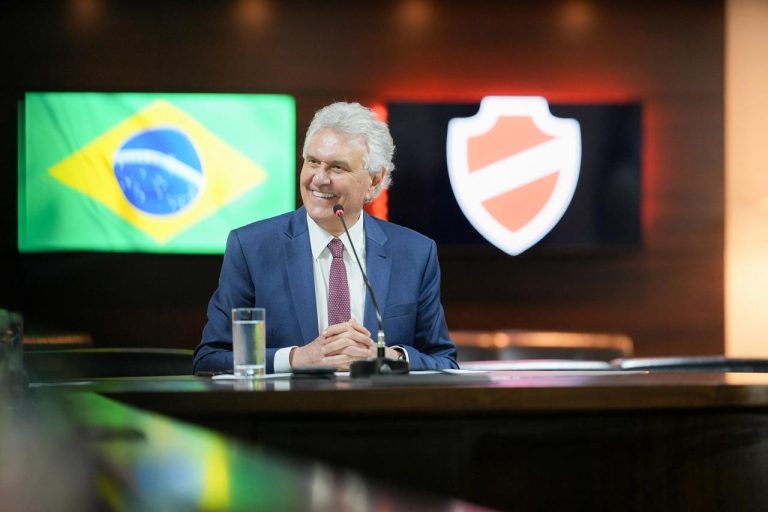 Caiado autoriza doação de área em Goiânia ao Vila Nova; Assembleia analisará proposta 