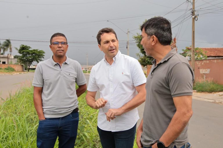 Vilela anuncia novos investimentos em paisagismo e zeladoria para janeiro em Aparecida